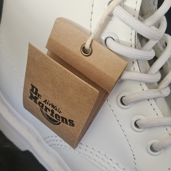 NWOB Dr. MARTENS 1460 Pascal White Leather Conbat Boots Women's size 7 Lace Up - Picture 13 of 14